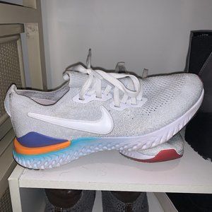 Nike Womens Flyknit Epic React